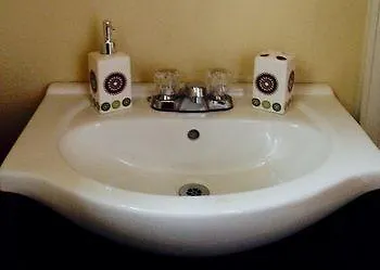 Kit Carson Inn